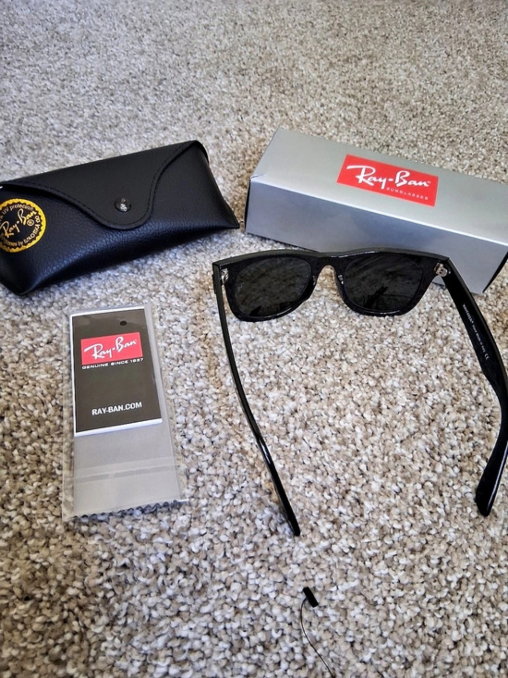 Ray-Ban RB4125 Black Sunglasses Like New